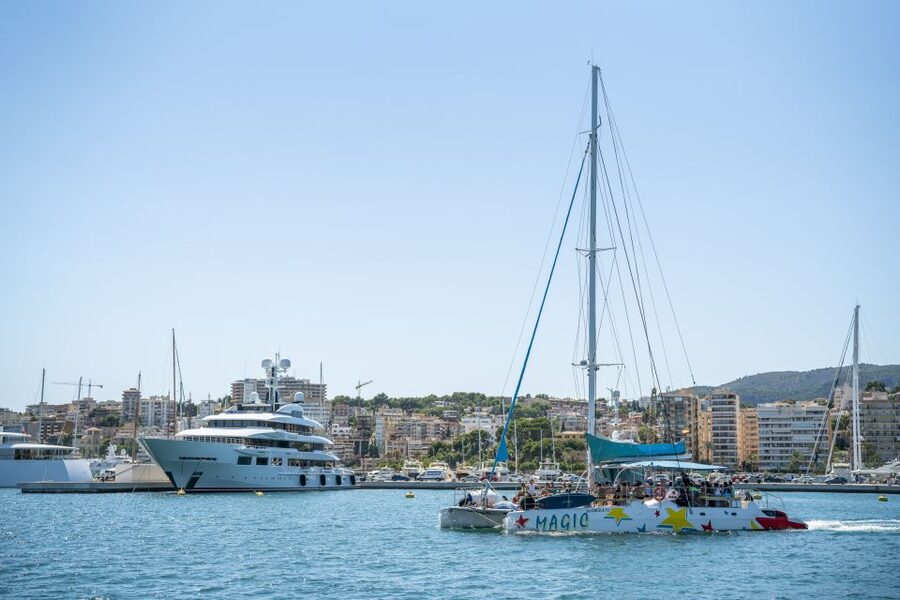 Palma de Mallorca: 5-Hour Catamaran Cruise with Lunch & Swim - Sailing out from Palma with the city behind you