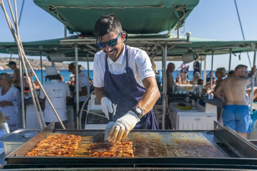 Palma de Mallorca: 5-Hour Catamaran Cruise with Lunch & Swim - What lunch is like on the catamaran