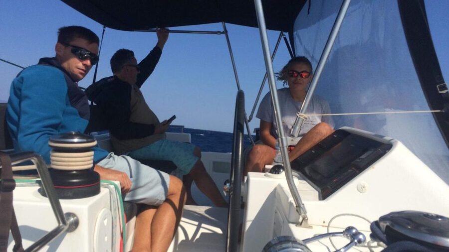 Paros: Catamaran Cruise with Swimming, Meal and Drinks - Lunch, snacks, and drinks on the catamaran