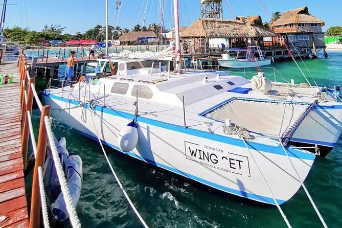 Party at Sea Private Catamaran Tour with Music and Drinks - Food, drinks, and the beach-club pause