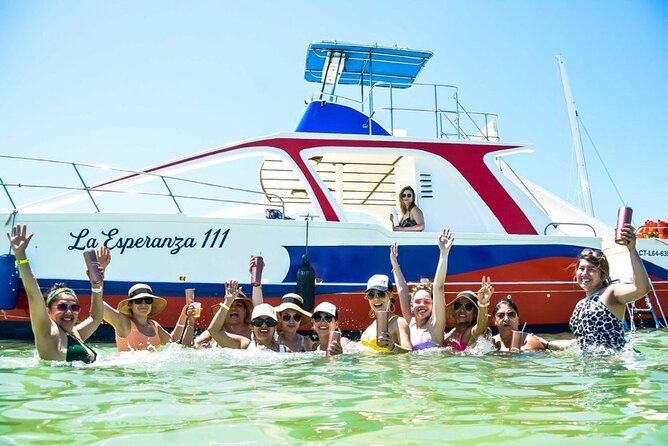 Party boat in Catamaran with Open Bar adults only - The first stop: 25 minutes of reef snorkeling