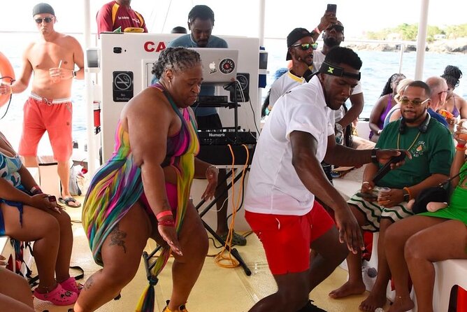Party Catamaran: OpenBar, Music, Negril Beach, Caves, Snorkeling - Practical packing advice for this particular boat