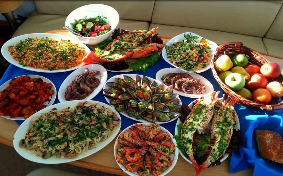 Pattaya: 3 Islands Catamaran Tour with Buffet Lunch - Koh Rin combines snorkeling with a seasonal change