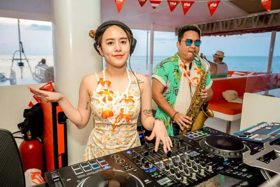 Pattaya: 3 Islands Hopping Day Tour on Catamaran with party - Lunch, drinks, and the practical side of a party boat