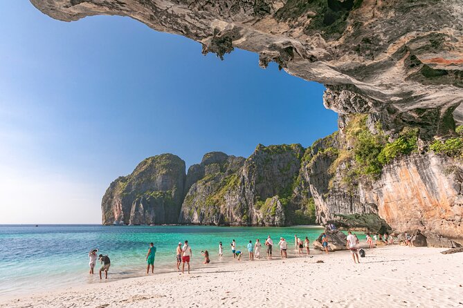 Phi Phi & Bamboo Island Full Day Tour by Premium Speed-Catamaran - The speed-catamaran setup and group size