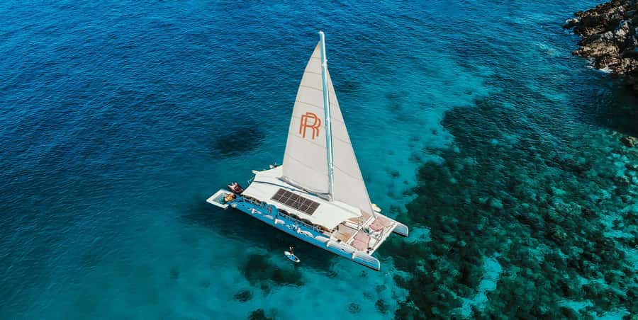 Phuket: Coral & Racha Sunset Luxury Catamaran Party Cruise - Lunch on the catamaran