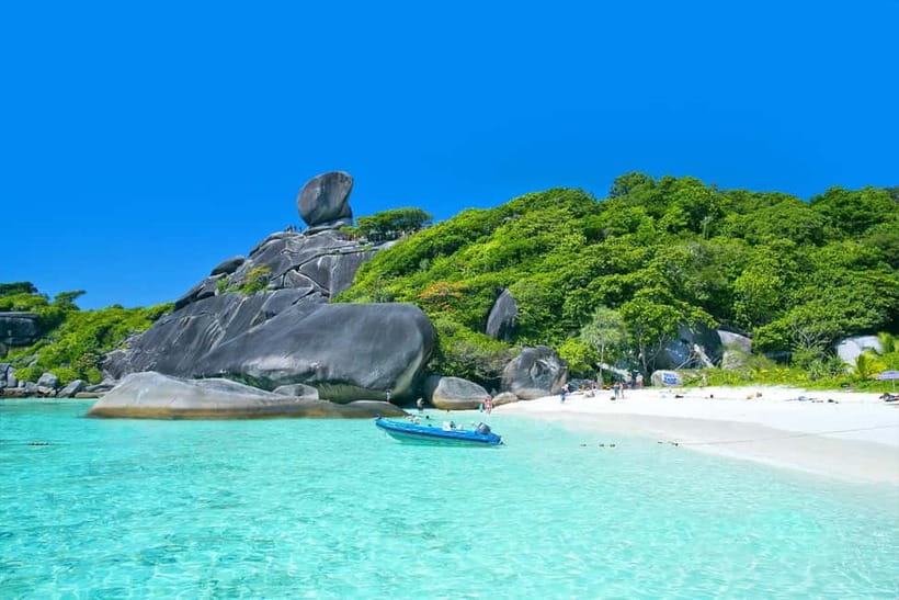 Phuket : Lazy Similan Islands by Catamaran with lunch - Island No. 8 and the view from Sailing Rock