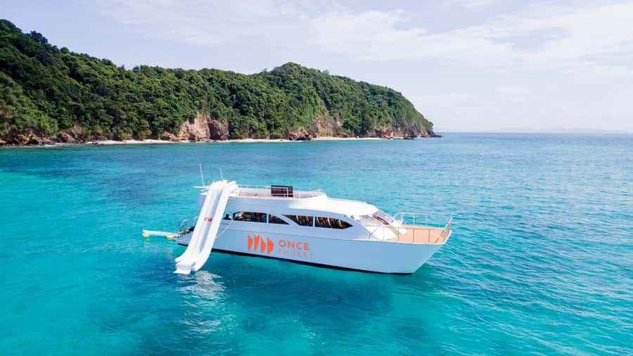 Phuket: Phi Phi, Bamboo & Maithon by Premium Speed Catamaran - Bamboo Island starts the swimming day