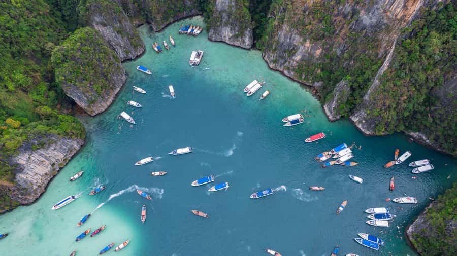 Phuket: Phi Phi, Bamboo & Maithon by Premium Speed Catamaran - Lunch and local life on Phi Phi Don