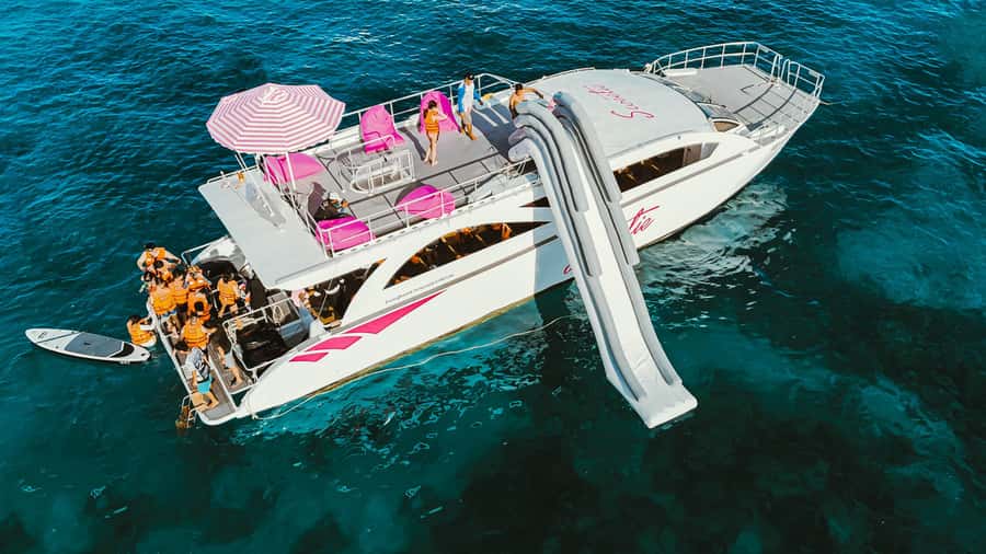 Phuket:Phi Phi, Bamboo, Maiton, Maya Speed Catamaran Tour - Bamboo Island gives you the classic beach start