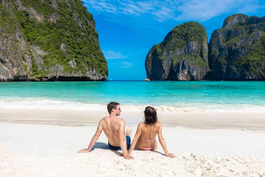 Phuket: Phi Phi, Maya & Bamboo By Premium Speed Catamaran - Starting with breakfast at Royal Phuket Marina