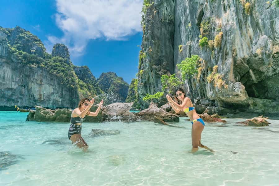 Phuket: Ultimate Phi Phi & Maya Bay Speed Catamaran Tour - Loh Samah Bay and the approach to Maya Bay
