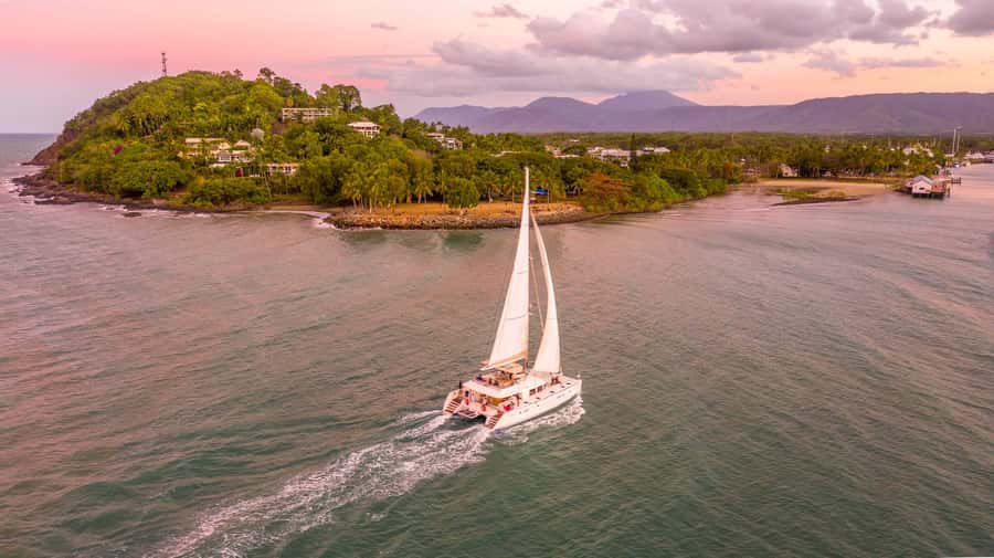 Port Douglas: Sunset Sailing Cruise on Luxury Catamaran - How the 90 minutes unfold