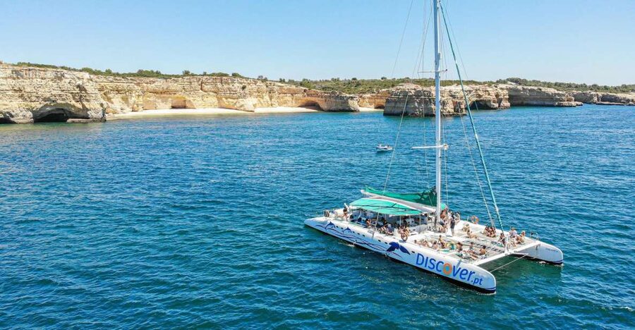 Portimao: Benagil Caves & Coastline Cruise - The cliff route past Carvoeiro and Marinha