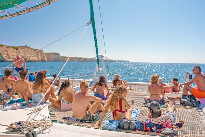 Portimao: Brunch and Benagil Caves - From Portimão toward the first beaches