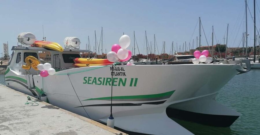 Portimão: Private Benagil Caves Catamaran and Kayak Tour - Caves and beaches along the paddle