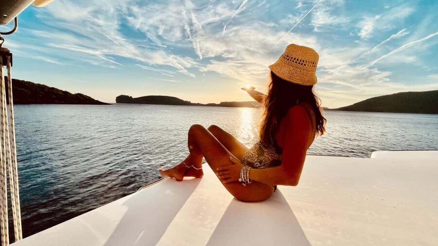 Porto Conte: Sunset catamaran excursion with aperitif - Key points to know before booking