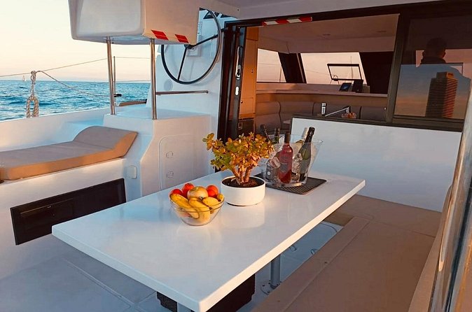 PREMIUM catamaran excursion archipelago of La Maddalena - The crew sets the tone