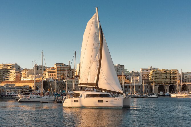 Private 5h Cruise Catamaran Santorini BBQ ,drinks, transfer - Starting at Vlychada Marina