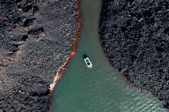 Private Caldera Cruise with Power Catamaran ENJOY incl. Meal & Drinks - What the private format really changes