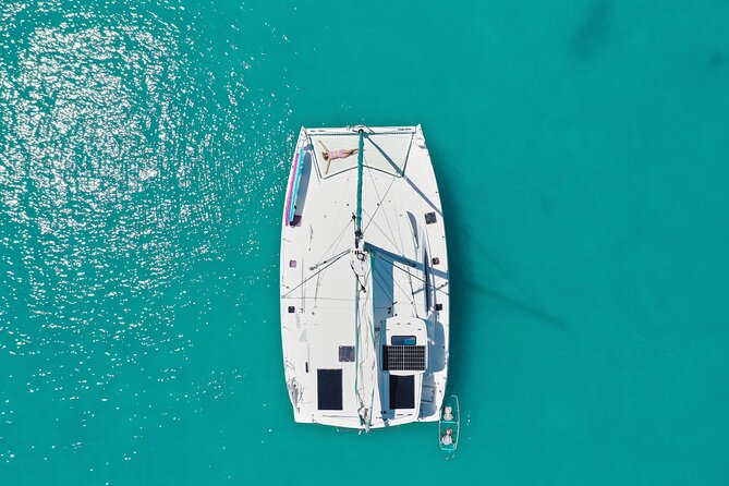 Private Catamaran Charter on Elusive - The crew and the feel onboard
