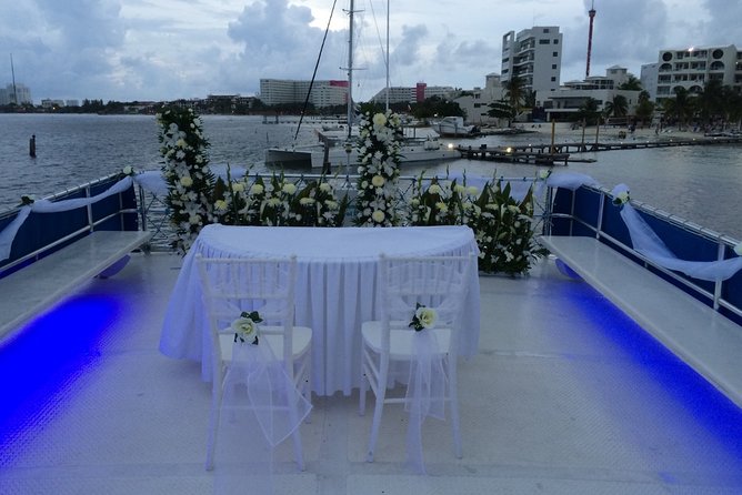 Private Catamaran for Weddings Bachelor Parties and Bridal Showers - A private Cancun boat made for big celebrations