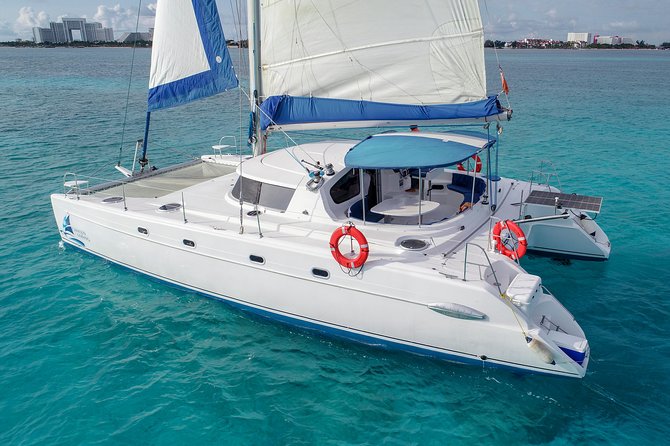 Private Catamaran from Cancun to Isla Mujeres | For up to 30 pp - A long, bright hour at Playa Norte