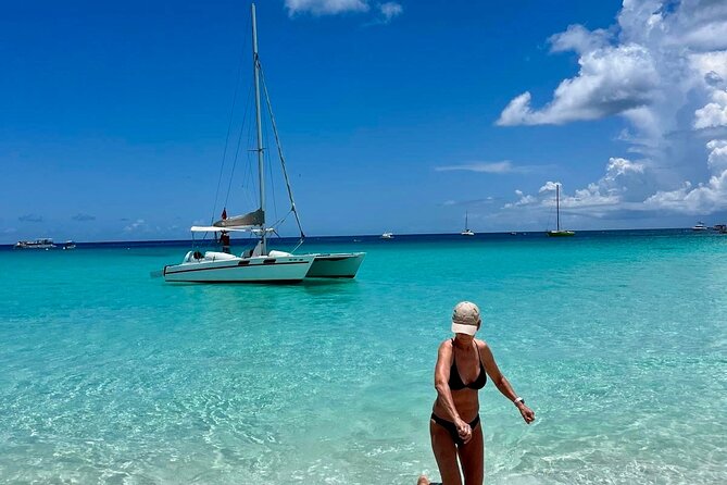Private catamaran sail & snorkel - Snorkeling with a guide near reefs and wrecks