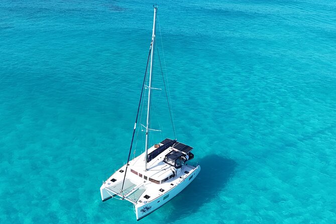 Private Catamaran Tour to Isla Mujeres - Setting sail with Jorge and the crew