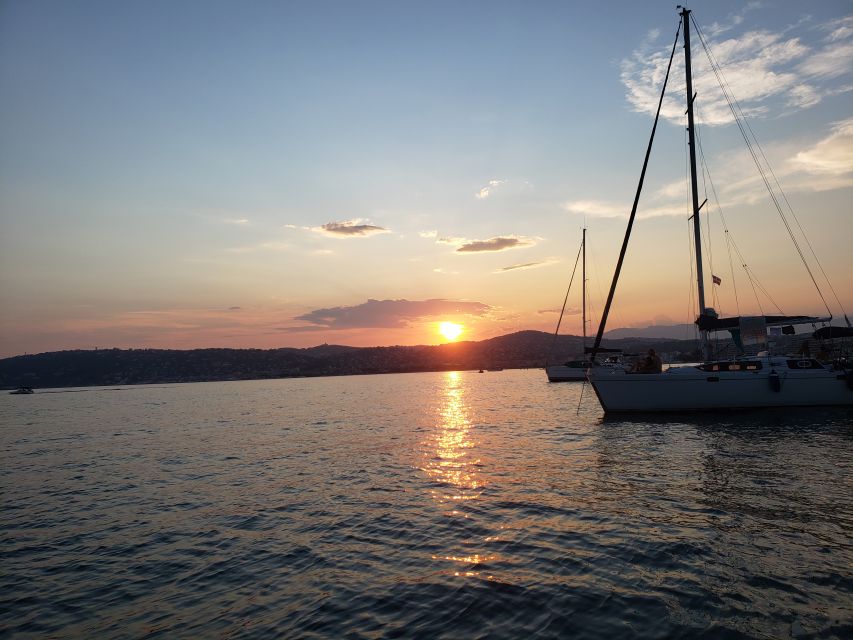 Private catamaran trip in the Bay of Juan les Pins at sunset - How the private format works for different groups