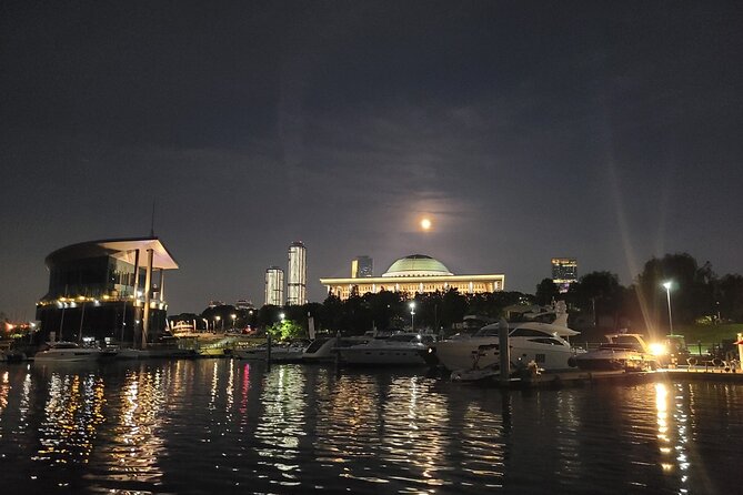 Private Catamaran Yacht Tour in Han River - Who will enjoy this catamaran most