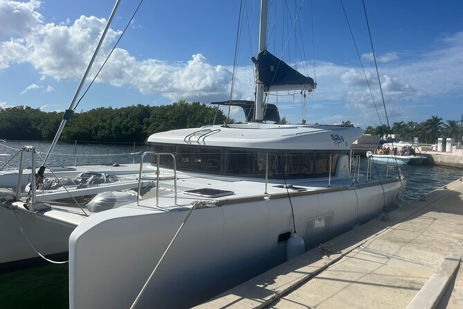 Private Luxury Catamaran Tour to Stingray City and Snorkel - A Private Route Through Grand Cayman’s North Sound