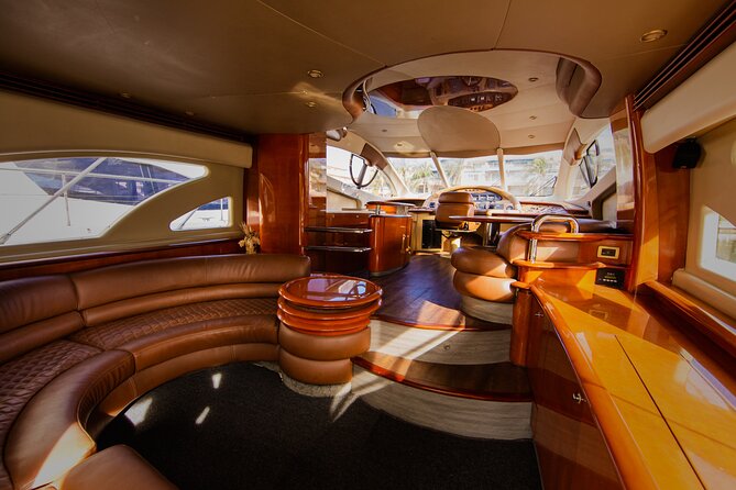 Private Luxury Sunset Dinner Cruise – 51' Leopard Yacht in Cancun - Who should book this yacht dinner?