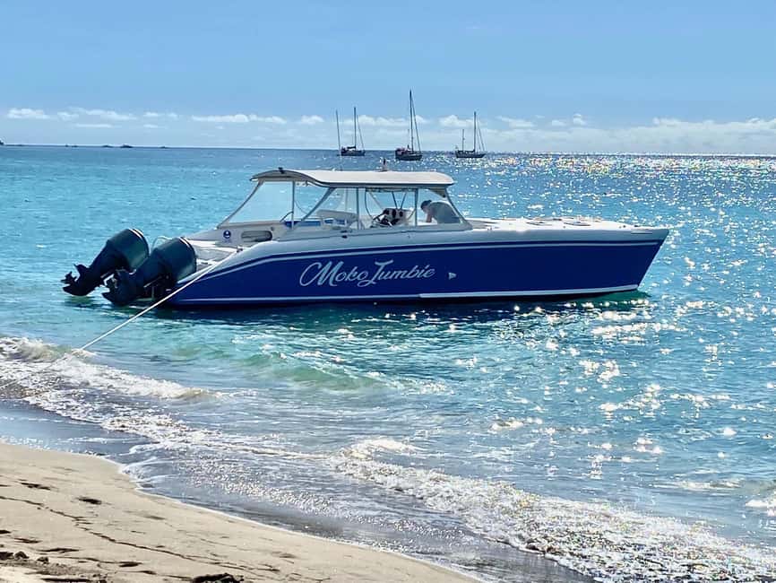 PRIVATE POWER CATAMARAN - A private boat day between St. Kitts and Nevis