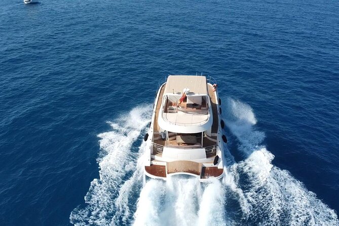Puerto del Carmen: Catamaran Trip with Water Sports - The catamaran and the crew