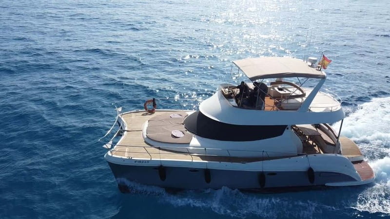 Puerto del Carmen: Private Sunset Catamaran Tour with Drinks - Who will enjoy this catamaran most