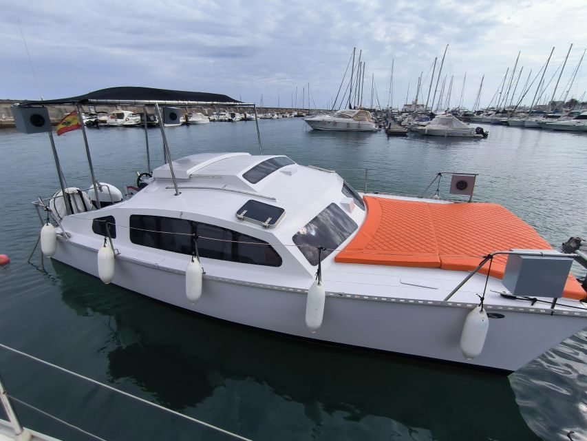 Puerto Marina, Benalmádena: catamaran ride - A boat built for a long afternoon at sea