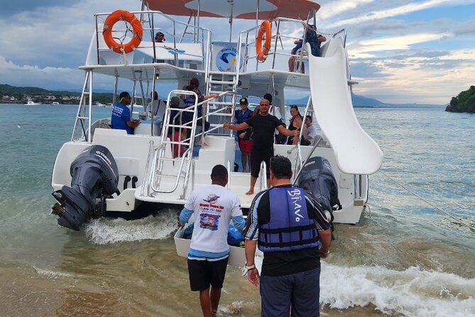 Puerto Plata : Party Boat Catamaran to Sosúa Bay - A four-hour party boat from Sosúa Bay