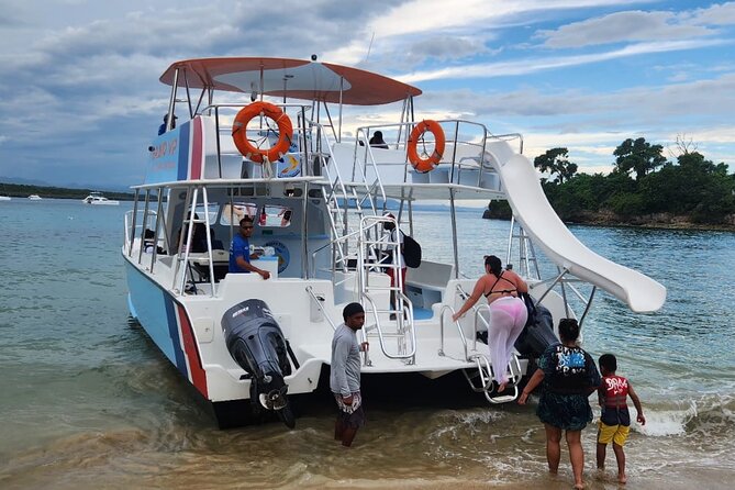 Puerto Plata : Party Boat Catamaran to Sosúa Bay - Sailing the northern coast of the Dominican Republic