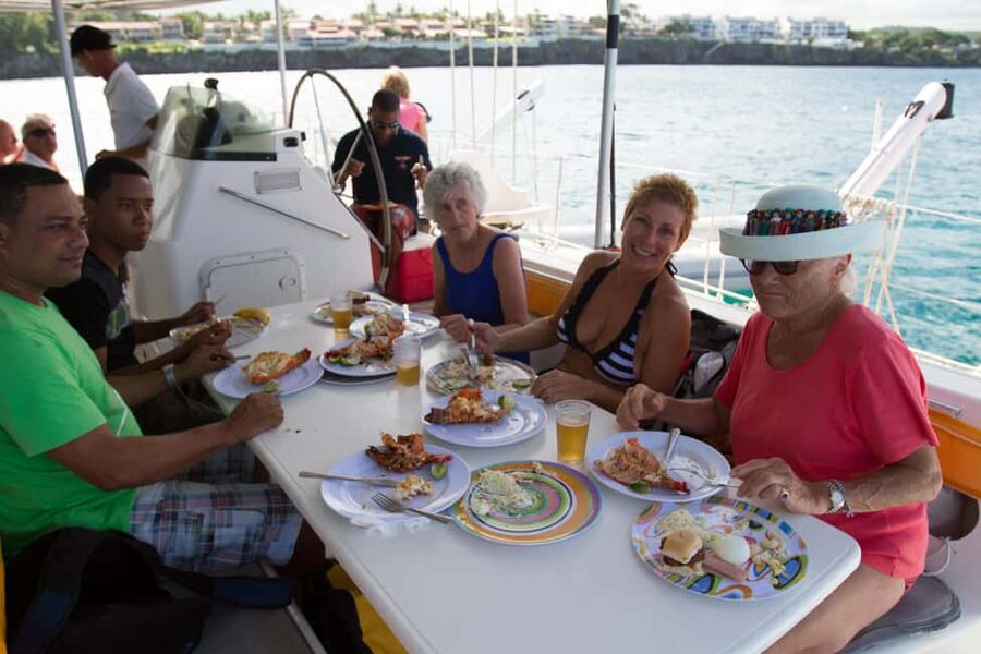 Puerto Plata: Sosúa Catamaran Day Trip with Lunch and Drinks - Pickup, timing, and what to pack