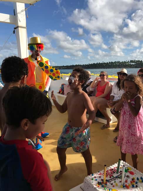 Punta Cana: Catamaran Family Tour - The children’s show and family focus