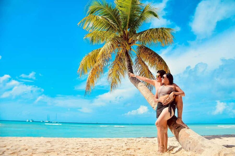 Punta cana: Island Escape to Saona • catamaran & Beach lunch - The catamaran ride turns the return into a party