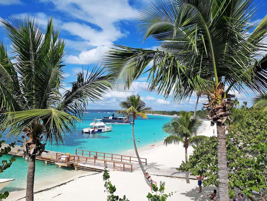 Punta Cana: Saona Island Day Tour and Catamaran Party - From Punta Cana to Bayahibe and the Caribbean Sea