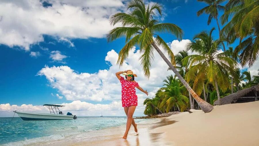 Punta Cana: Saona Island Speedboat and Catamaran Tour - A full Caribbean day from Punta Cana to Bayahibe