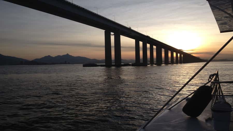 Rio: Guanabara Bay Boat Tour - Language, staff, and the practical feel