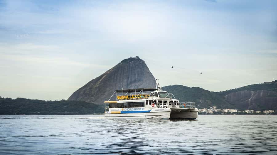 Rio: Guanabara Bay Boat Tour - The port district and the Museum of Tomorrow