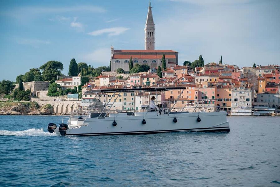 Rovinj: Sunset & dolphin group tours with Catamaran - Why the Bikini catamaran makes a difference