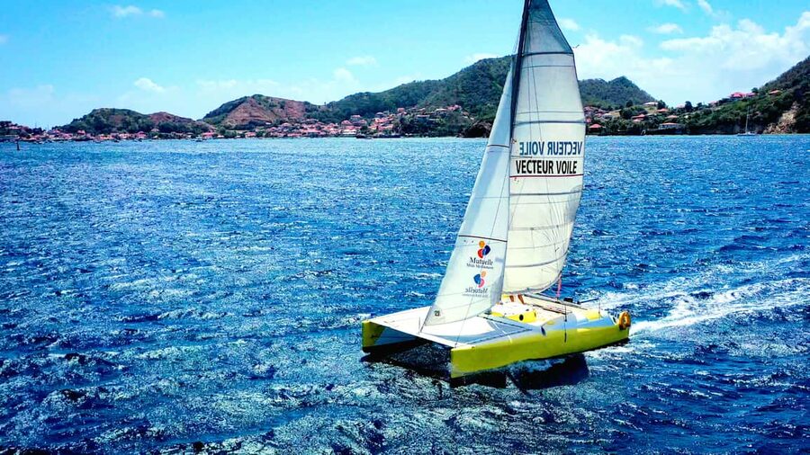 Sailing catamaran in La Baie des Saintes - Why this little catamaran suits Les Saintes