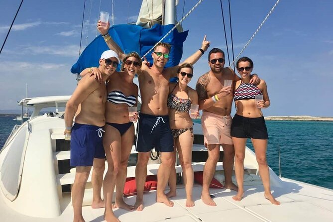 Sailing Catamaran Party to Isla Mujeres from Cancun - The return sail and sunset mood