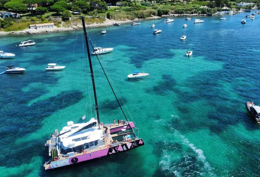 Saint Tropez: Evening Catamaran Party with Welcome Drink - The Welcome Drink and the First Hour